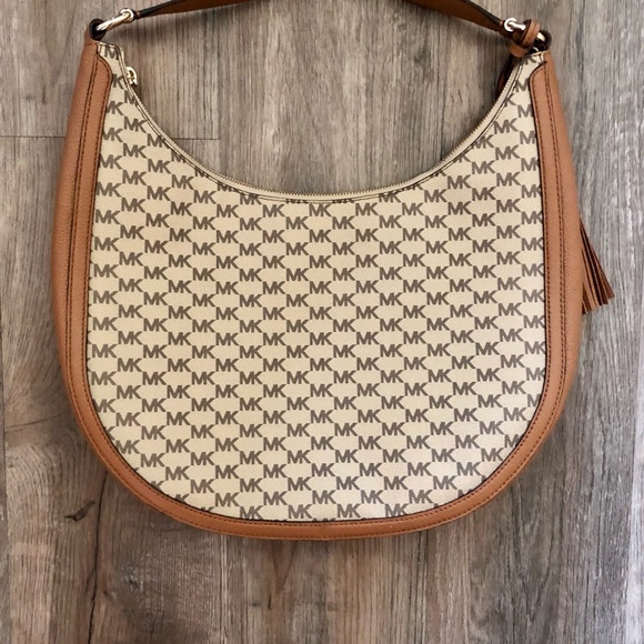 Like New Michael Kors Laryn Tan Coated Canvas Monogrammed Hobo Bag - Picture 7 of 8